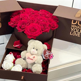 Подарок с цветами - сюрприз