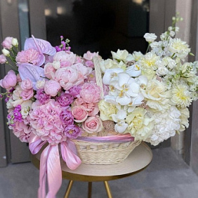 Корзина с цветами Luxury Flowers Дуэт