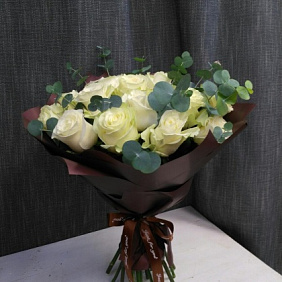 Букет из 17 белых роз