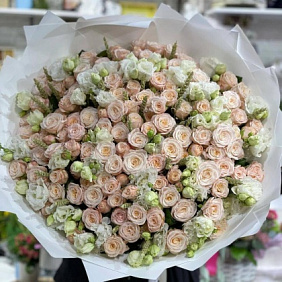 Букеты из пиновиднх кустовых роз