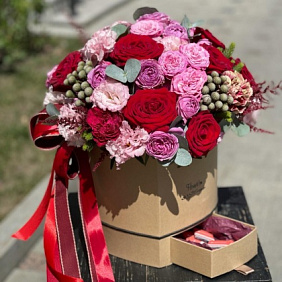 Коробочка цветов с сюрпризом