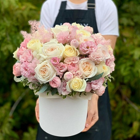 Цветы в коробке Luxury Flowers №161