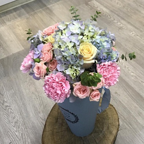 Букет цветов "Цветочный рожок"