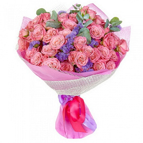 Букет из 25 кустовых роз со статицей