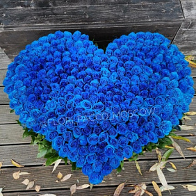 Синее сердце в корзине