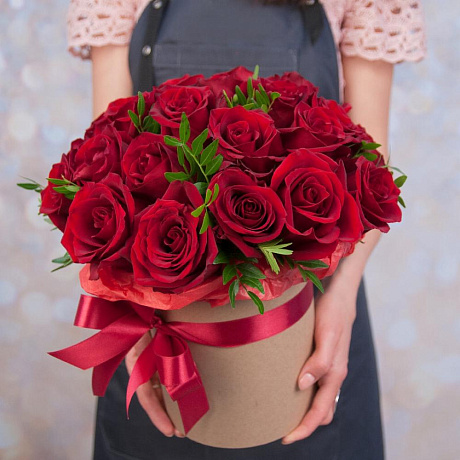 Цветы в коробке из 25 красных роз - Фото 4