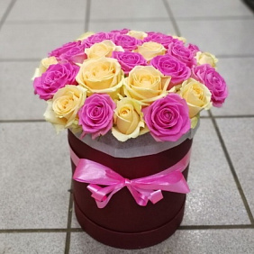 Букет из 25 микс роз в коробке