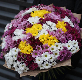 Букет из 101 хризантемы