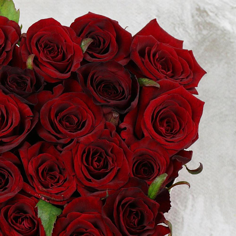 25 красных роз в сердце - Фото 5