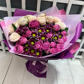 Букет из кустовых пионовидных роз №171