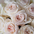 Букет нежных пионовидных роз - Фото 3