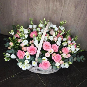 Нежная корзина из цветов №164