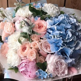 Букет с гортензией "На седьмом небе"