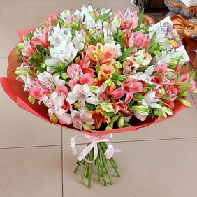 Букет из 29 альстромерий микс №161