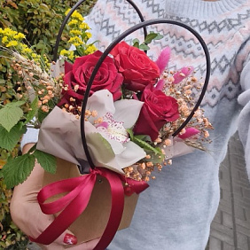 Цветы в коробке №899