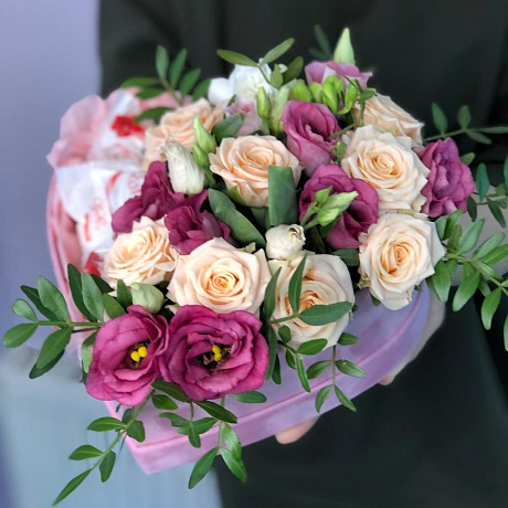 Цветы в коробке с рафаэлло - Фото 3