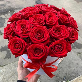 21 роза в коробке №162