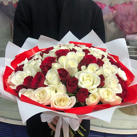 Букет цветов Мадам Ред Вайт - Фото 3