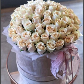 Коробка из 71 роз