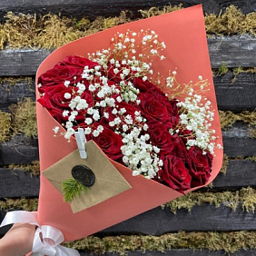 Букет Кармин из 19 роз