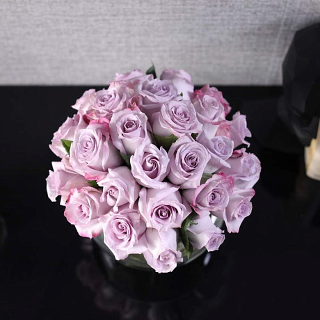Букет из 25 роз Purple в вазе - Фото 3