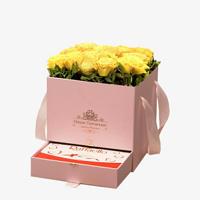 Розовая коробка шкатулка 25 желтых роз Raffaello в подарок №393