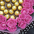 Стильный букет из малиновых роз и конфет Ферреро Роше - Фото 3