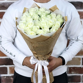 Букет из 29 белых роз (50 см). N895