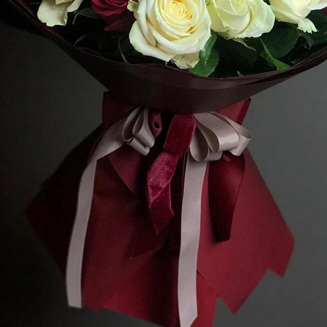 Букет из 51 красных и белых роз - Фото 3