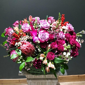 Корзина с цветами №435