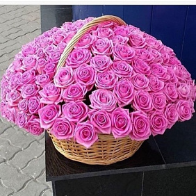 Корзина счастья из цветов №162