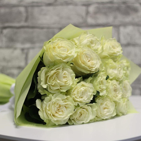 15 белых роз Эквадор - Фото 3