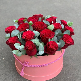 Розы в коробке №174