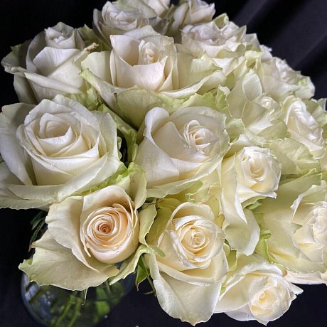 25 белых роз букетик - Фото 2