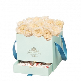 15 белых пионовидных роз Премиум в коробке шкатулке