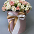 Шляпная коробка с кустовыми розами - Фото 6
