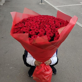 Букет цветов "Красный любовь как магия"