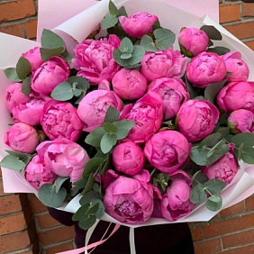 Букет пионов с днем рождения