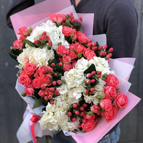 Букет из цветов "Яркая и нежная моя"