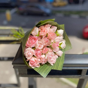 Букет из кустовых роз №185