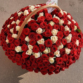 Корзина с цветами №229