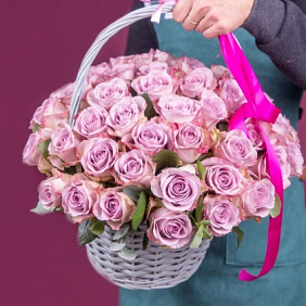 Корзина из 51 сиреневой розы