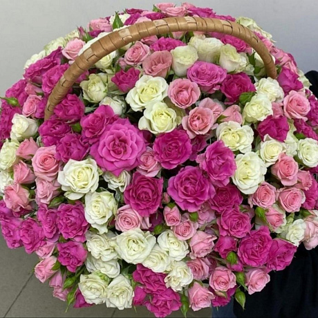 Корзина из кустовых роз микс - Фото 3