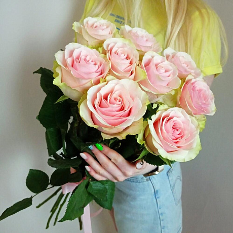 Нежно-розовые пионовидные розы - Фото 4