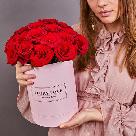 25 красных роз премиум в шляпной коробке - Фото 2
