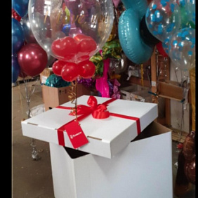 Коробка с цветами сюрприз "Love"