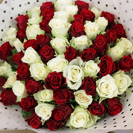 Букет из 65 разноцветных кенийских роз - Фото 6