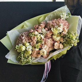 Букет с гортензией "Birthday cake"