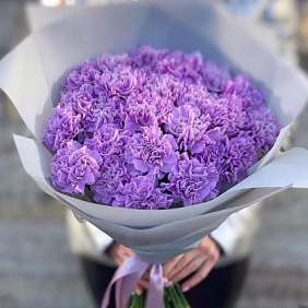 Букет с гвоздикой "Лунная мелодия"