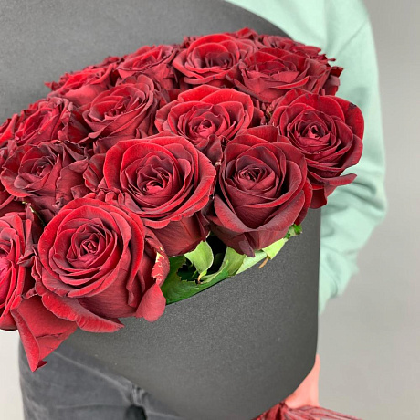Букет «Красные розы в чёрном » М - Фото 5